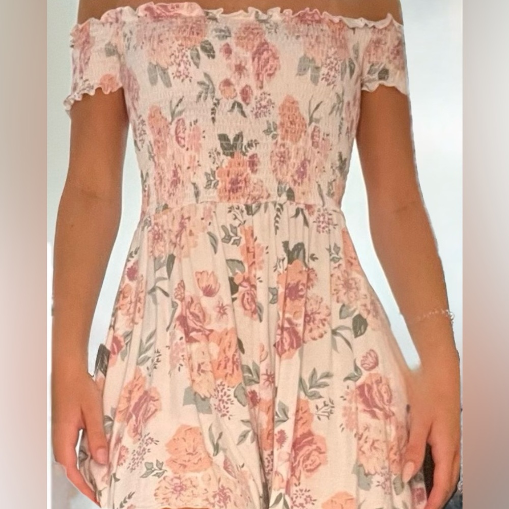 Pretty Summer Garage Floral Romper, size small